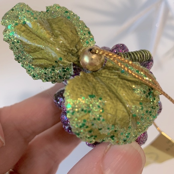 Mark Roberts Collection grapes cluster ornament - Picture 11 of 12